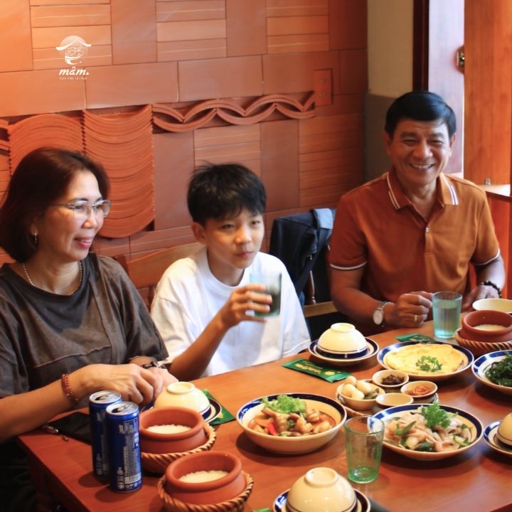 Bữa cơm gia đình