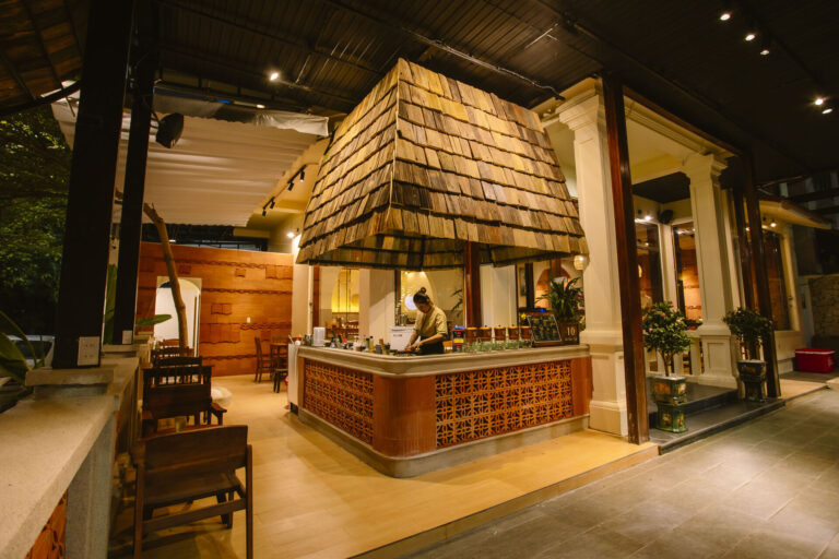 Quầy bar